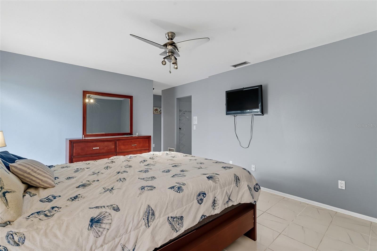 SOUTHBAY YACHT & RACQUET CLUB - Residential