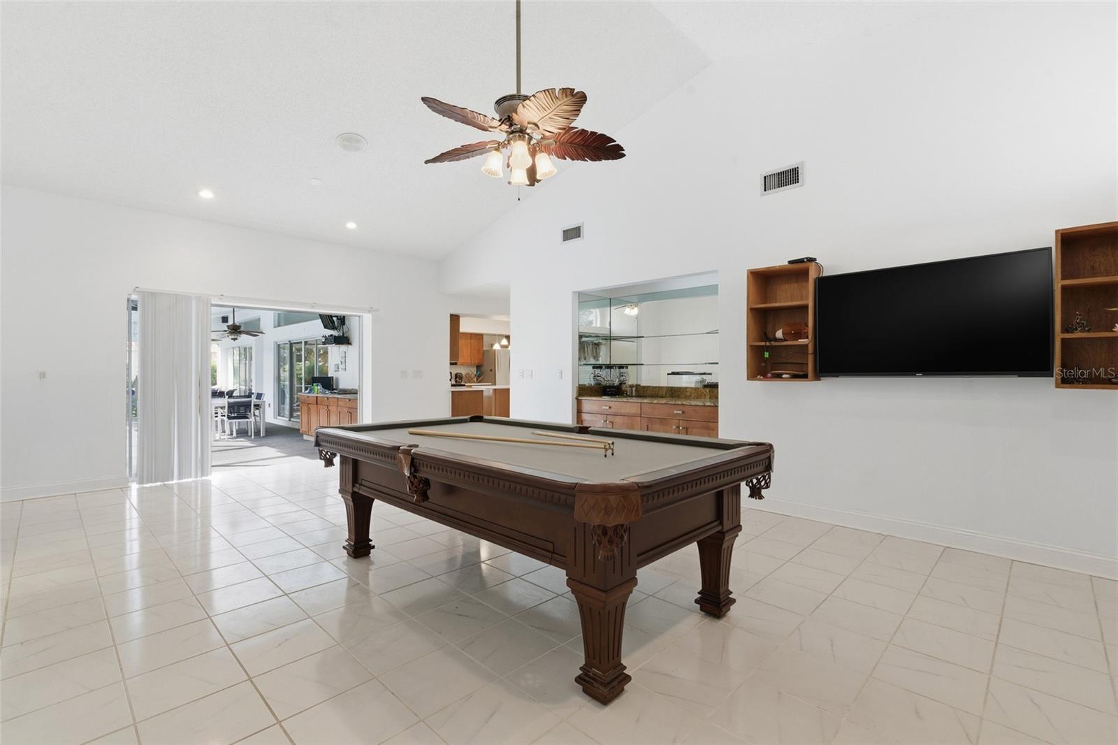 SOUTHBAY YACHT & RACQUET CLUB - Residential