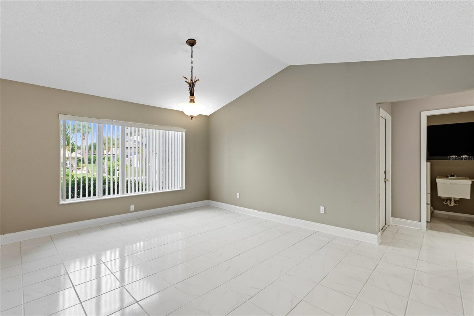 SOUTHBAY YACHT & RACQUET CLUB - Residential