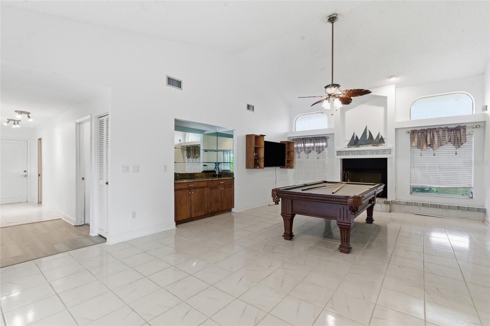 SOUTHBAY YACHT & RACQUET CLUB - Residential