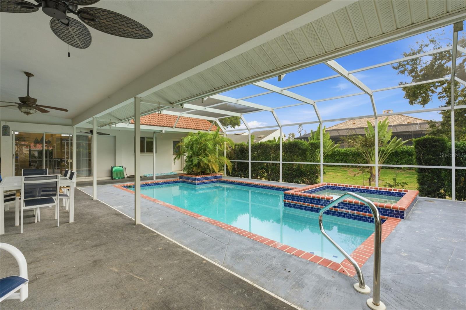 SOUTHBAY YACHT & RACQUET CLUB - Residential