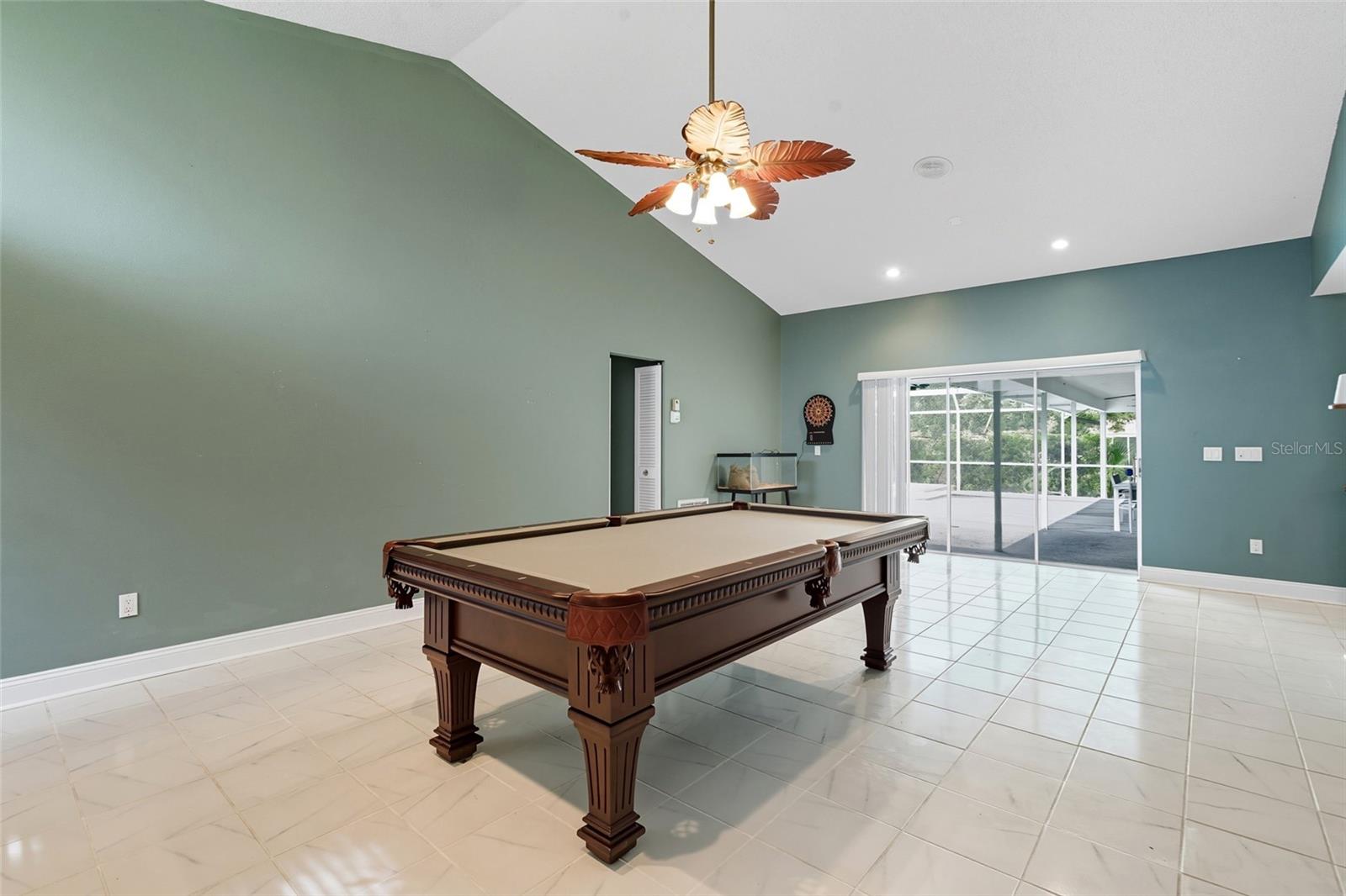 SOUTHBAY YACHT & RACQUET CLUB - Residential