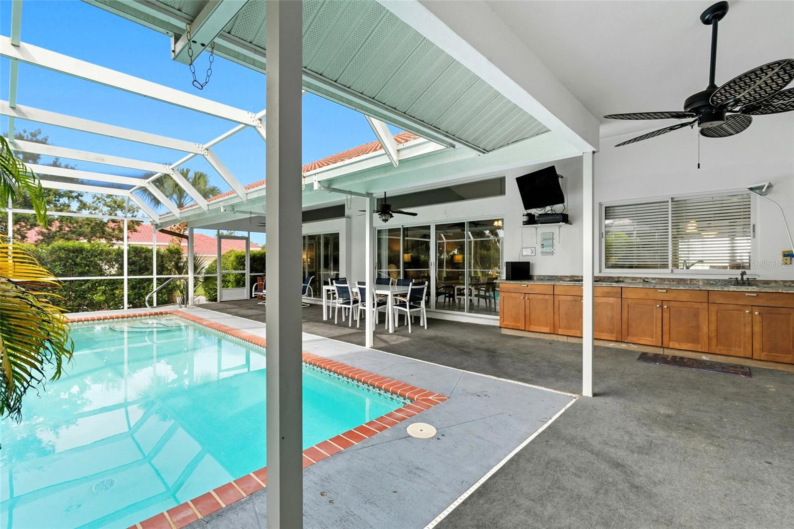 SOUTHBAY YACHT & RACQUET CLUB - Residential