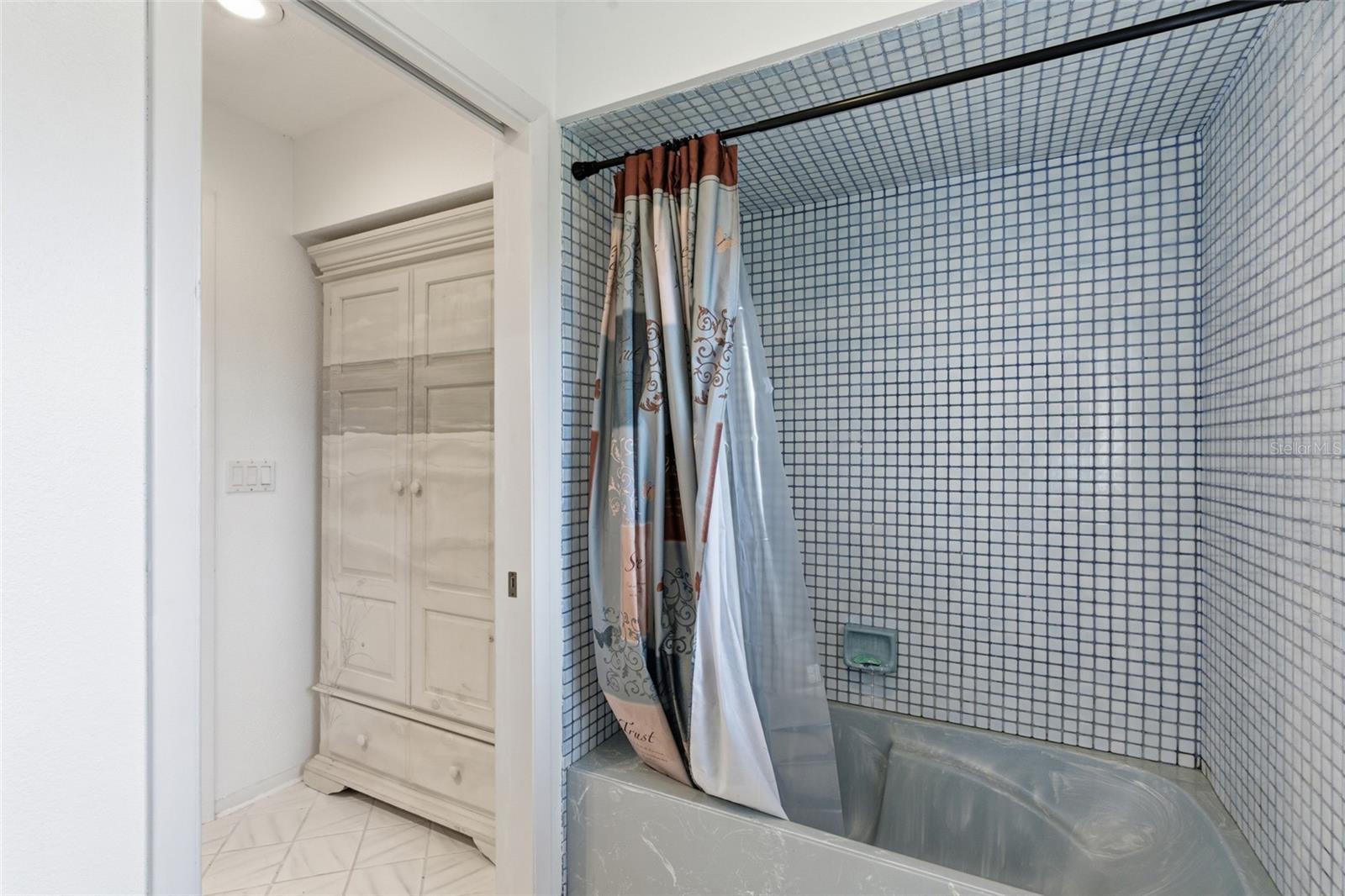 SOUTHBAY YACHT & RACQUET CLUB - Residential