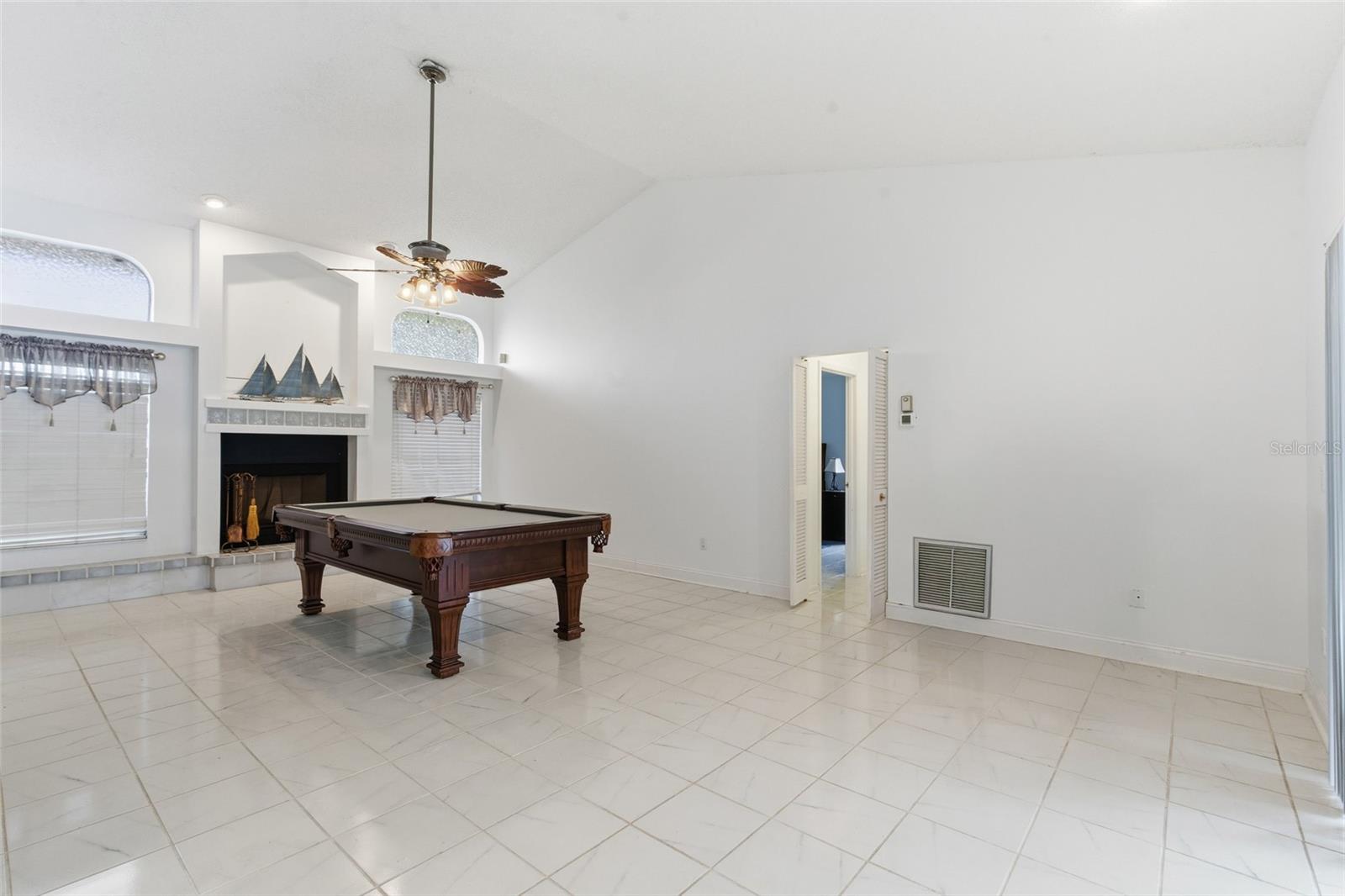 SOUTHBAY YACHT & RACQUET CLUB - Residential