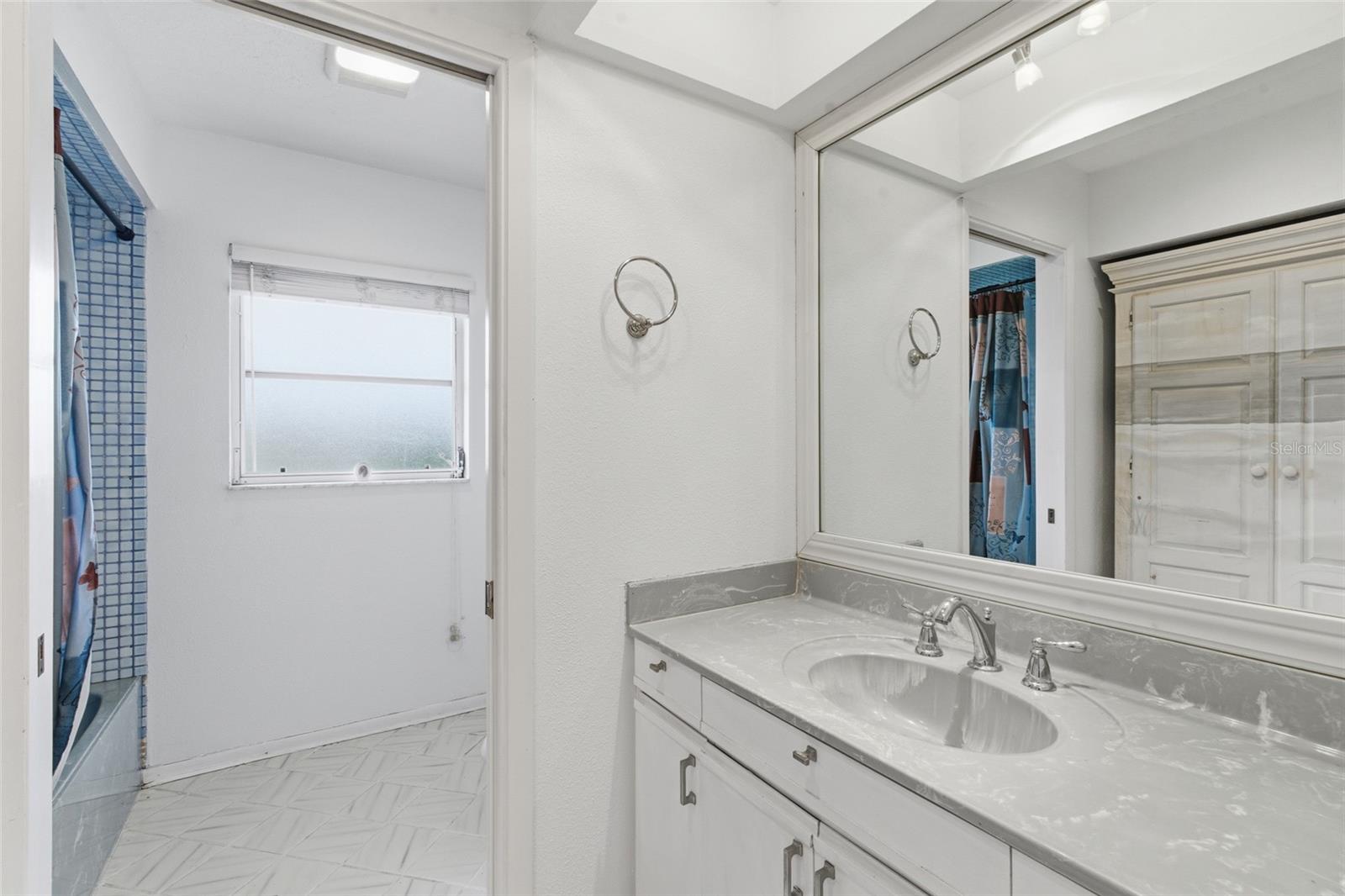 SOUTHBAY YACHT & RACQUET CLUB - Residential