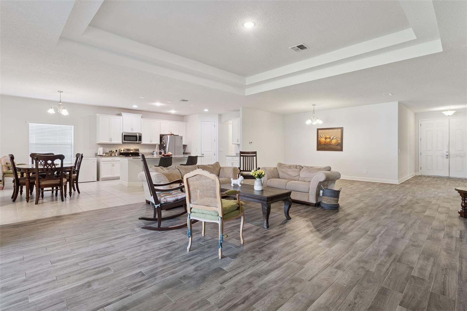 523 BELLISSIMO PLACE