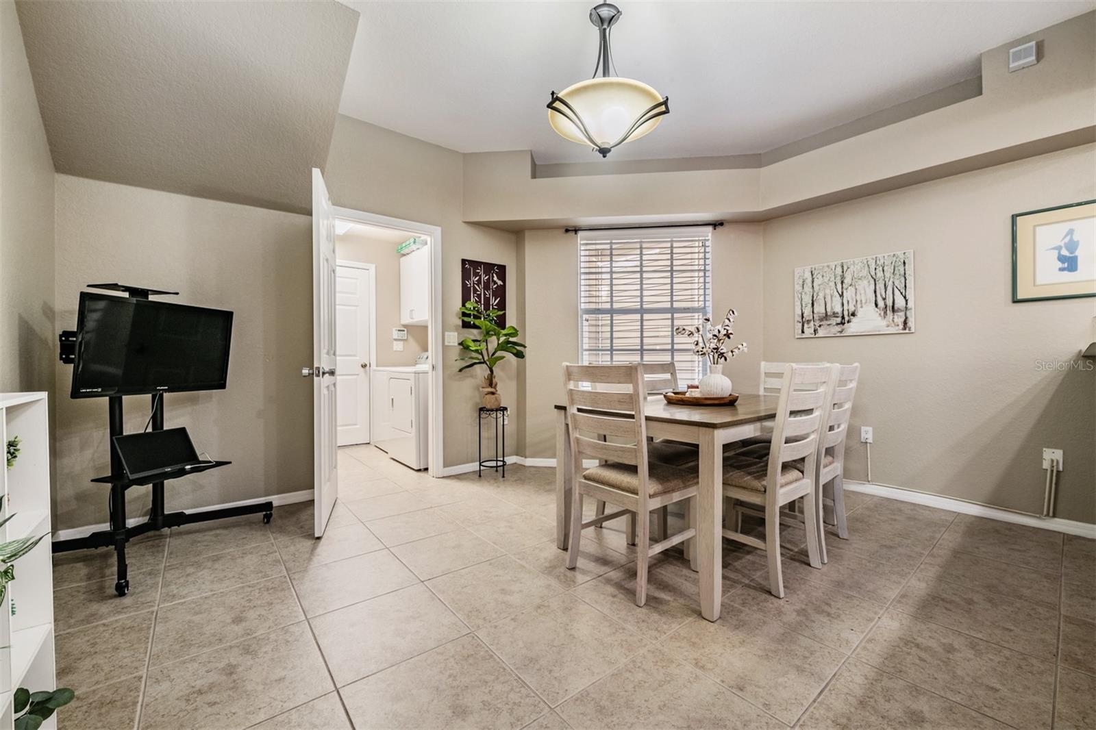 1827 HAMMOCKS AVENUE 1827