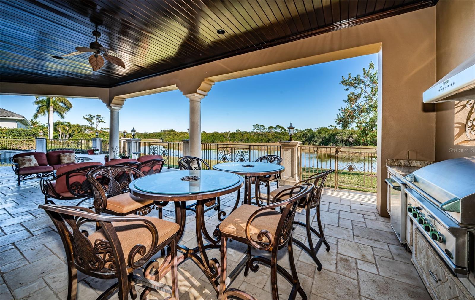 BAYOU CLUB ESTATES TR 2 PH 2 - Residential