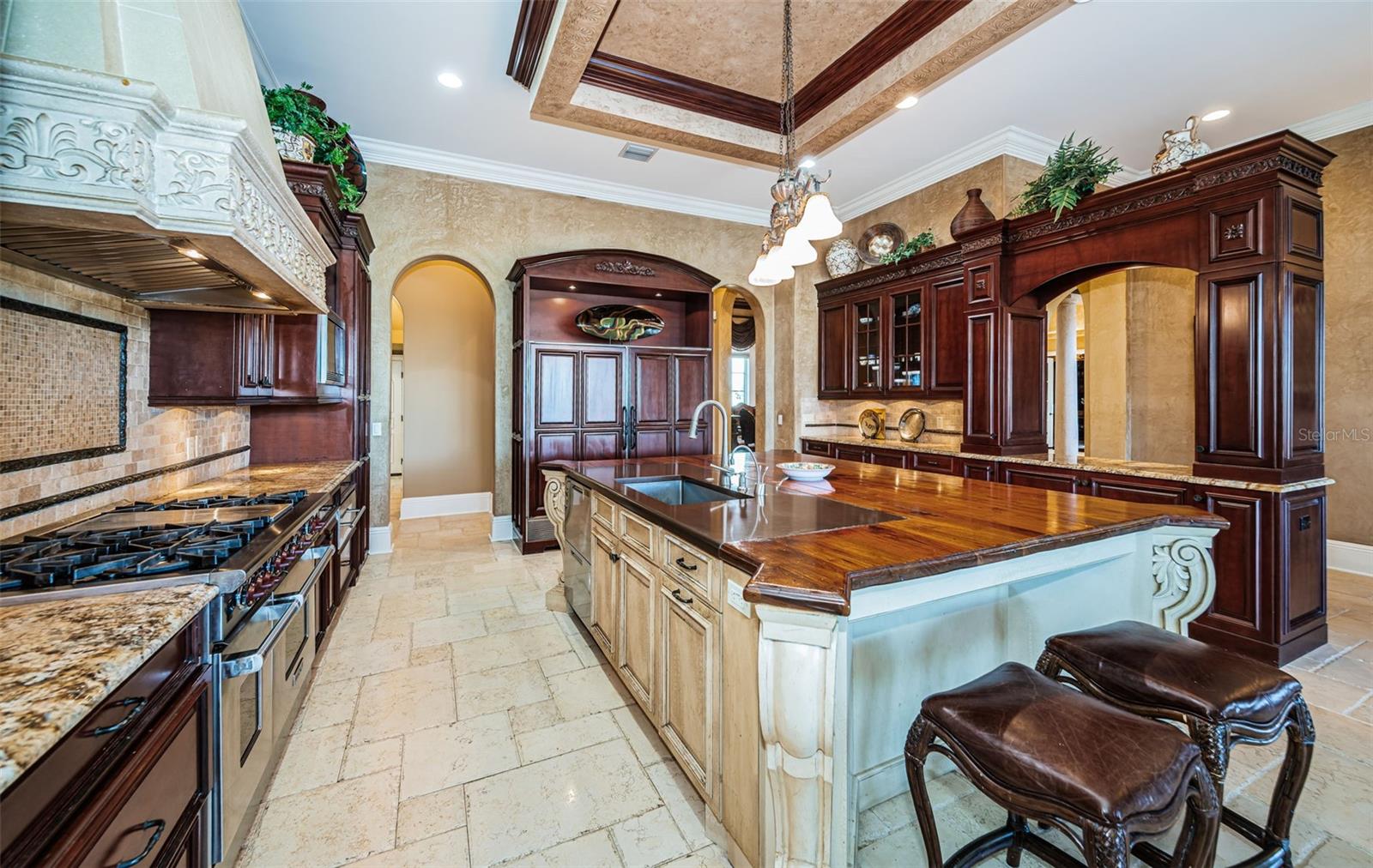 BAYOU CLUB ESTATES TR 2 PH 2 - Residential