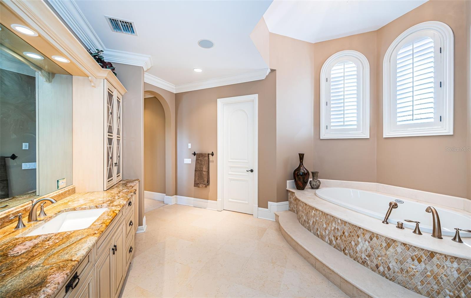 BAYOU CLUB ESTATES TR 2 PH 2 - Residential