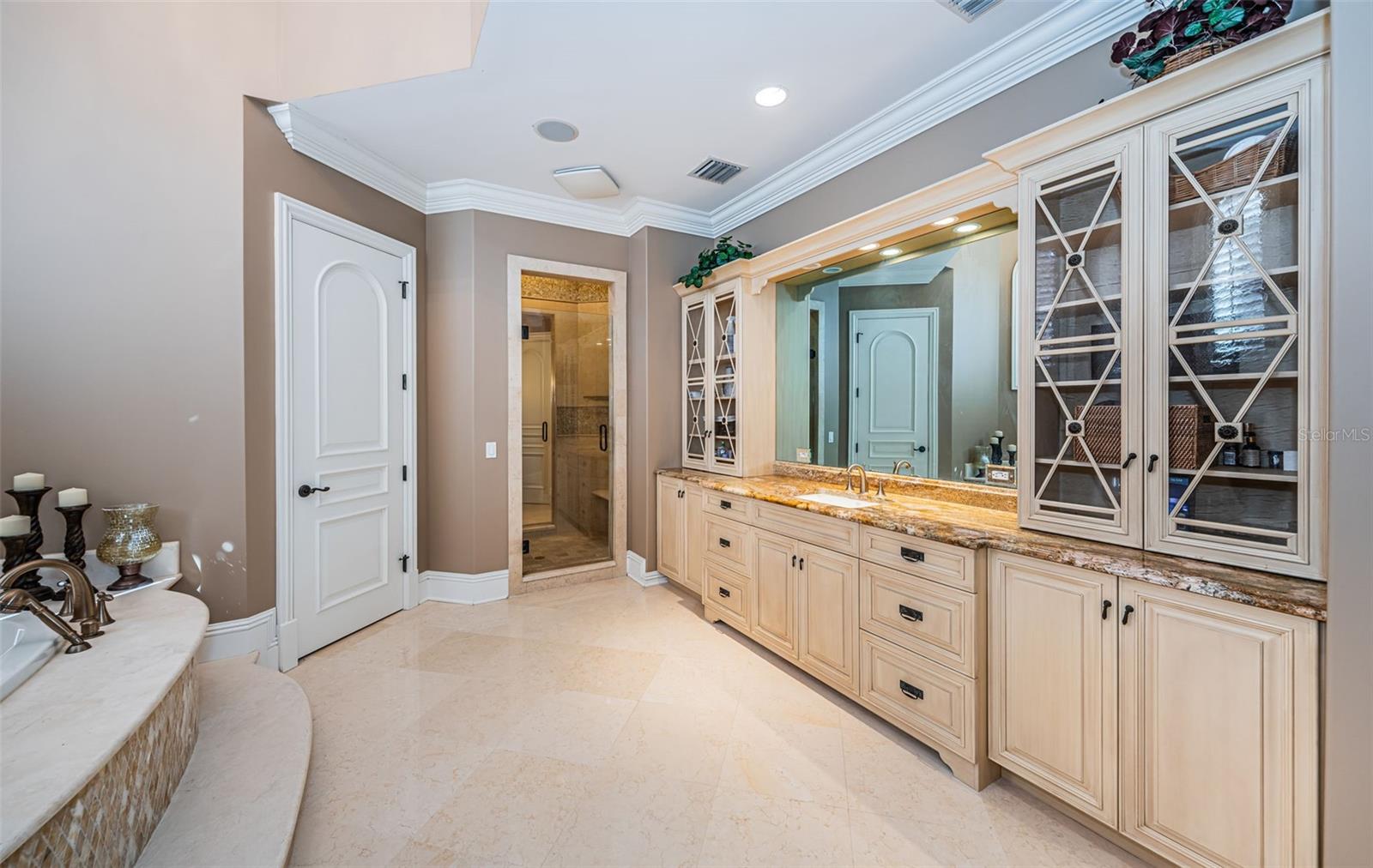 BAYOU CLUB ESTATES TR 2 PH 2 - Residential