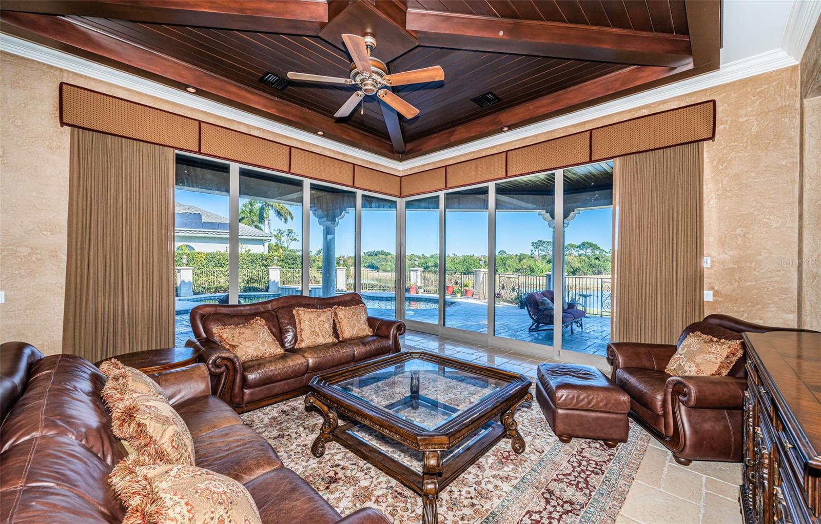 BAYOU CLUB ESTATES TR 2 PH 2 - Residential