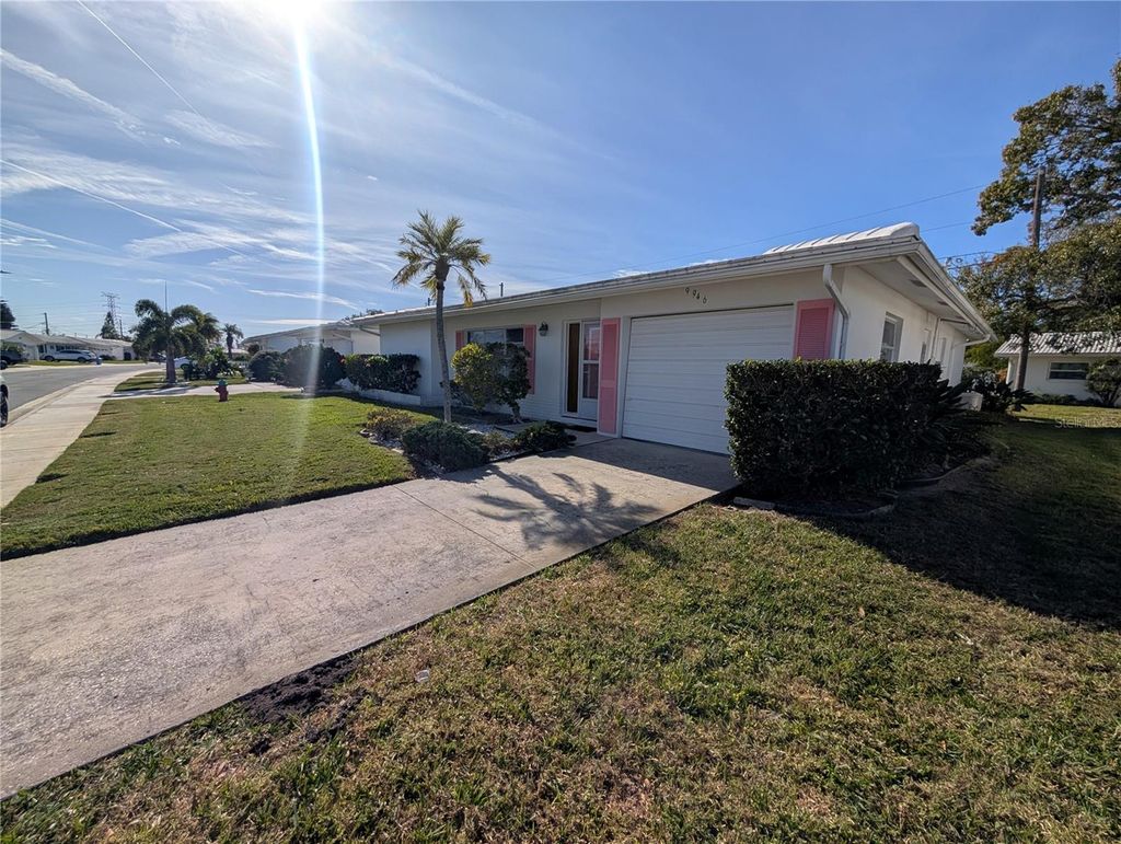 Photo of 9946 39th Way N, Pinellas Park, FL 33782 (MLS # TB8465997)