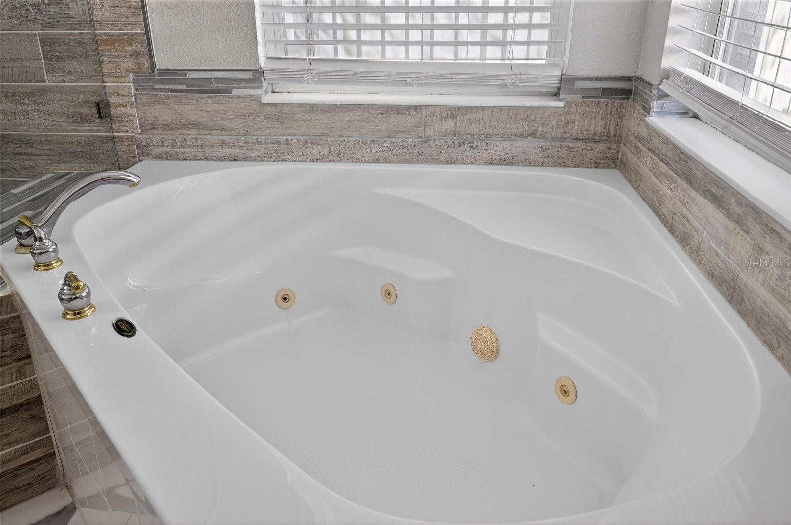 TAMPA PALMS AREA 4 PRCL 11 U - Residential