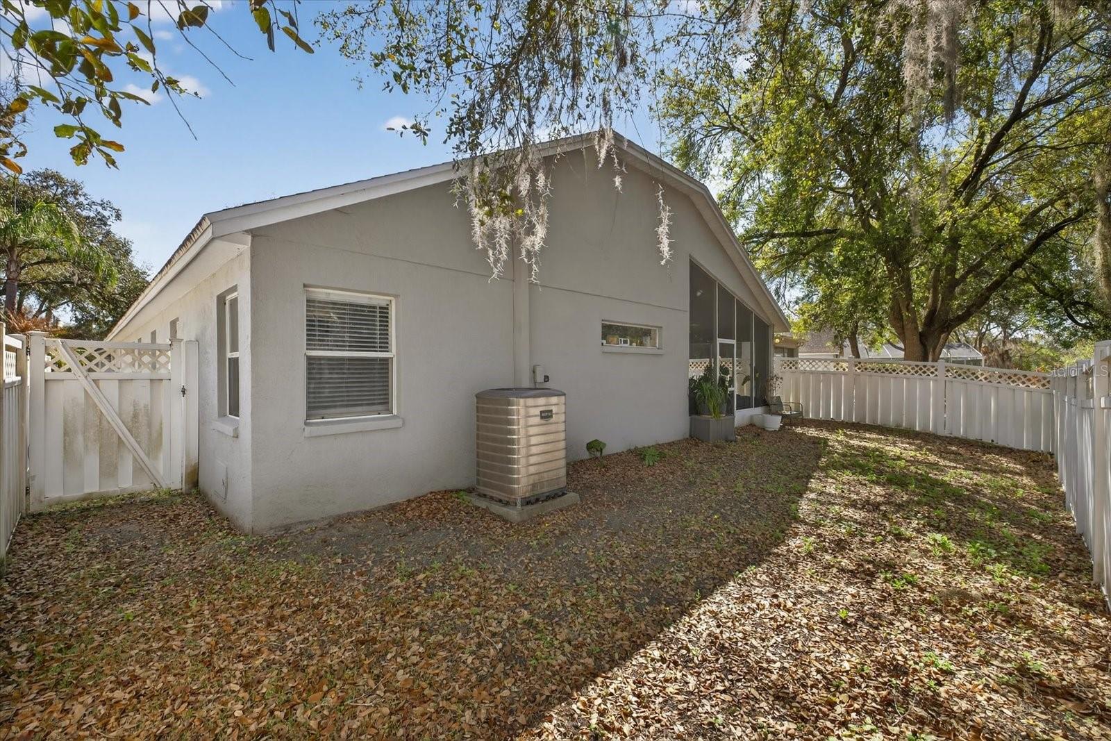 TAMPA PALMS AREA 4 PRCL 11 U - Residential