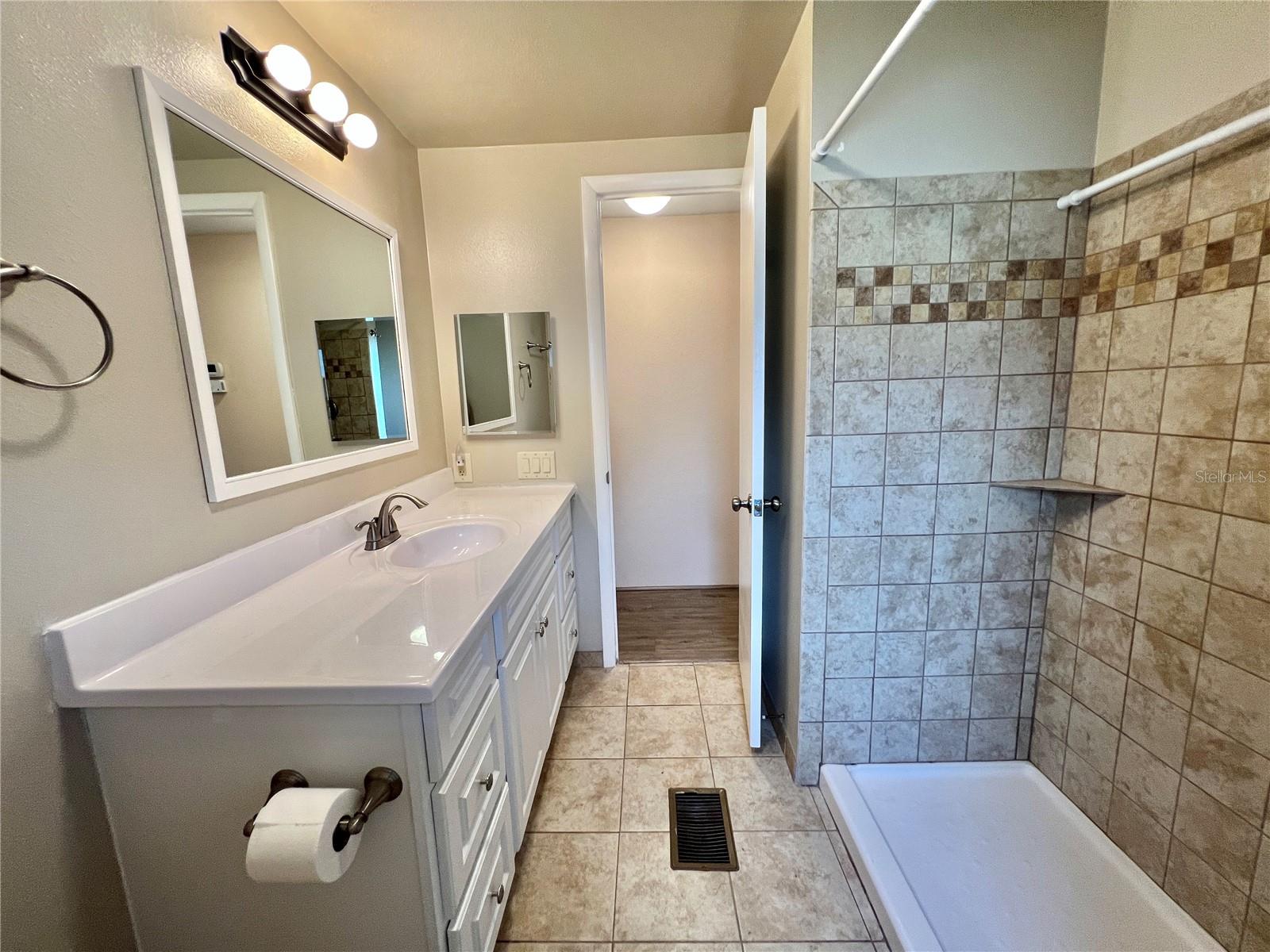 HAWTHORNE AT LEESBURG A COOP - Residential