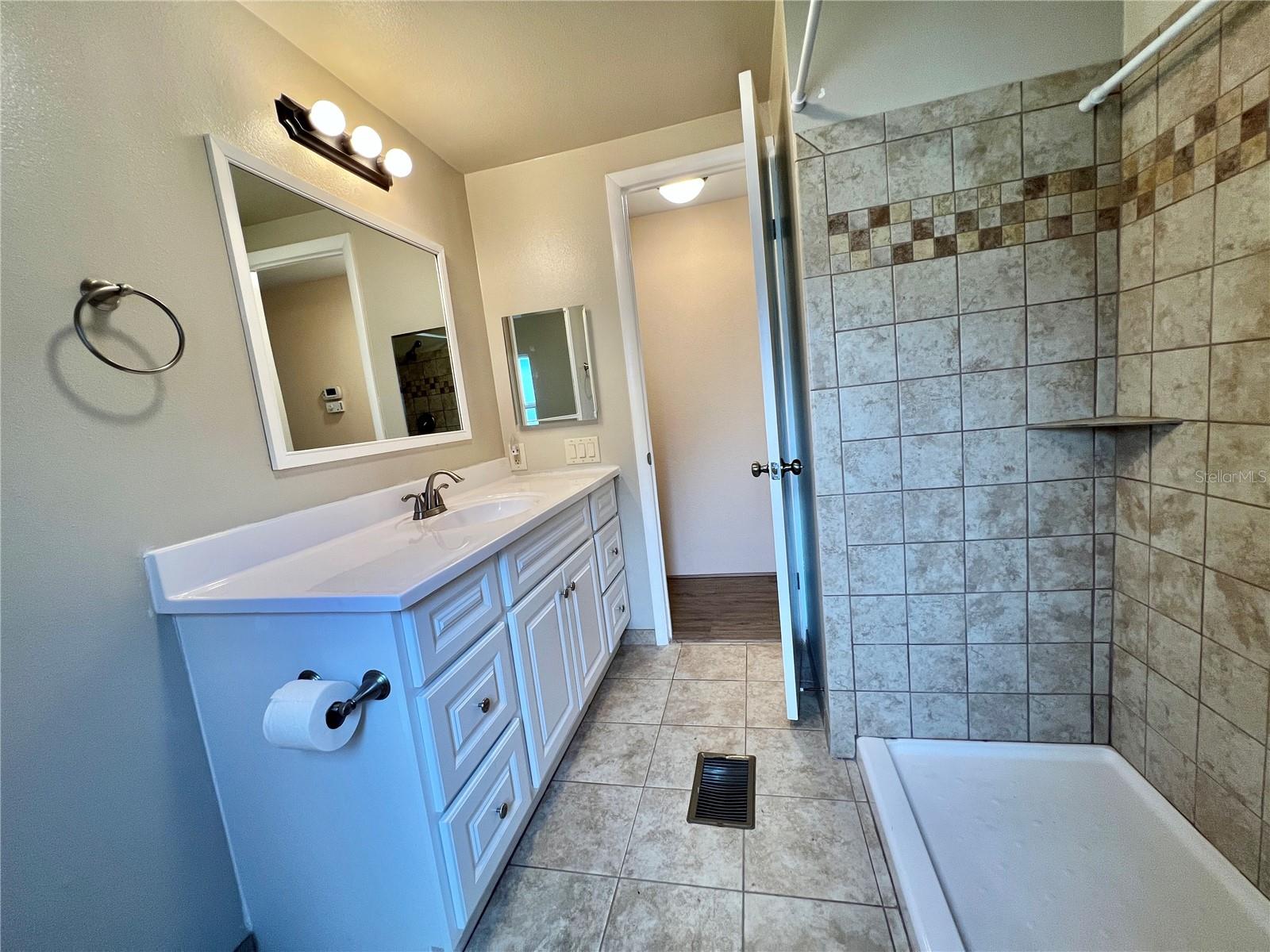 HAWTHORNE AT LEESBURG A COOP - Residential