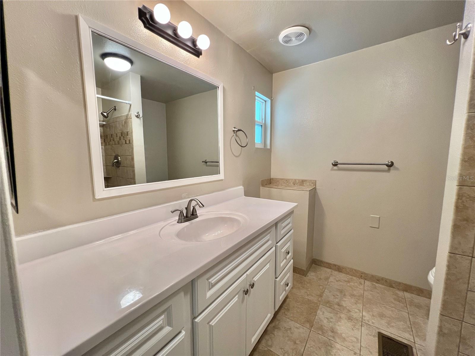 HAWTHORNE AT LEESBURG A COOP - Residential