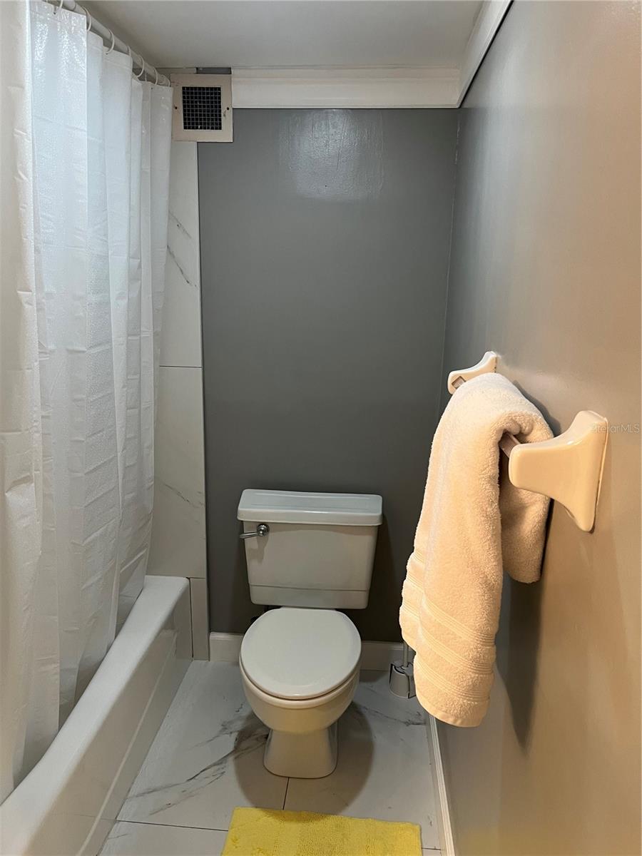 HARBOUR HOUSE CONDO - Residential