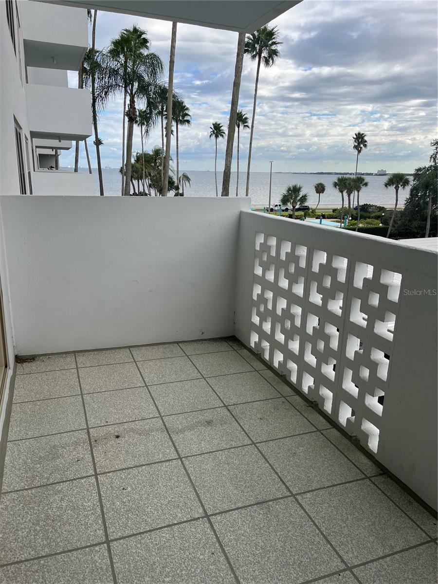 HARBOUR HOUSE CONDO - Residential
