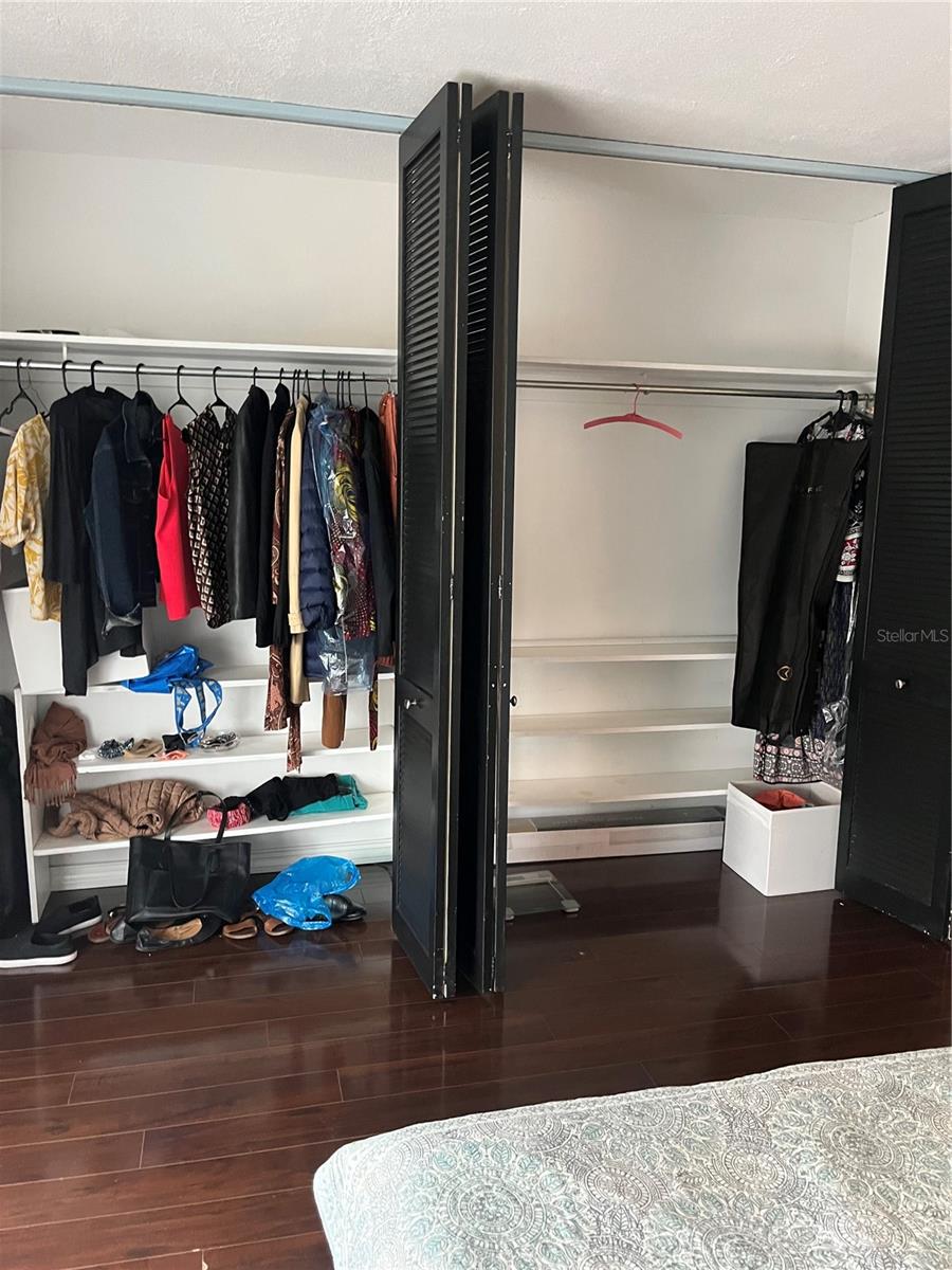HARBOUR HOUSE CONDO - Residential