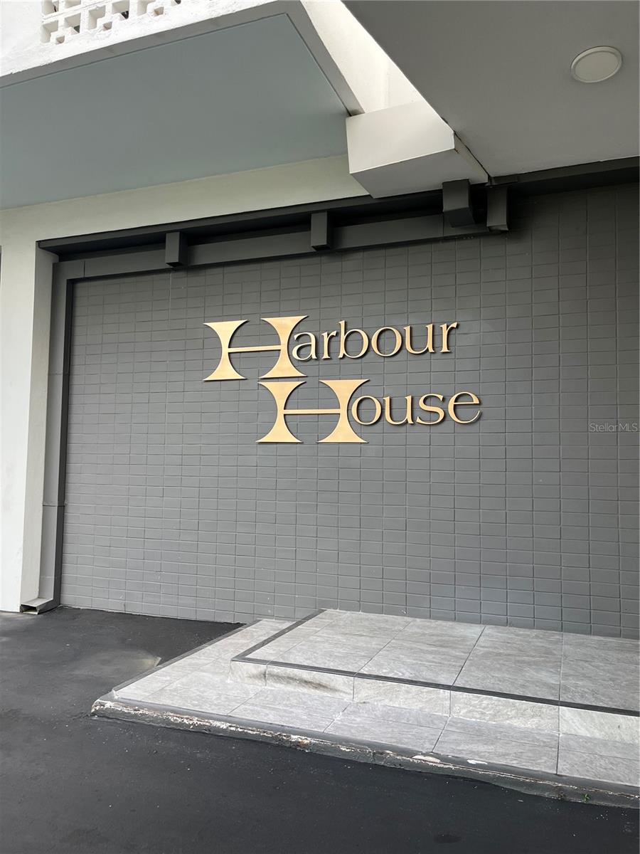 HARBOUR HOUSE CONDO - Residential