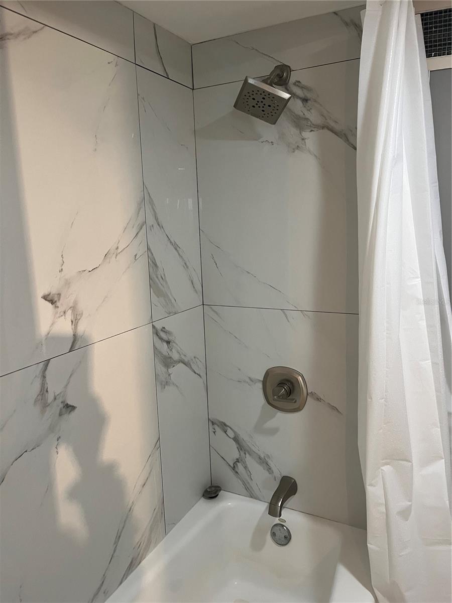 HARBOUR HOUSE CONDO - Residential