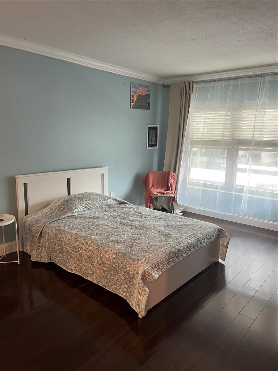 HARBOUR HOUSE CONDO - Residential