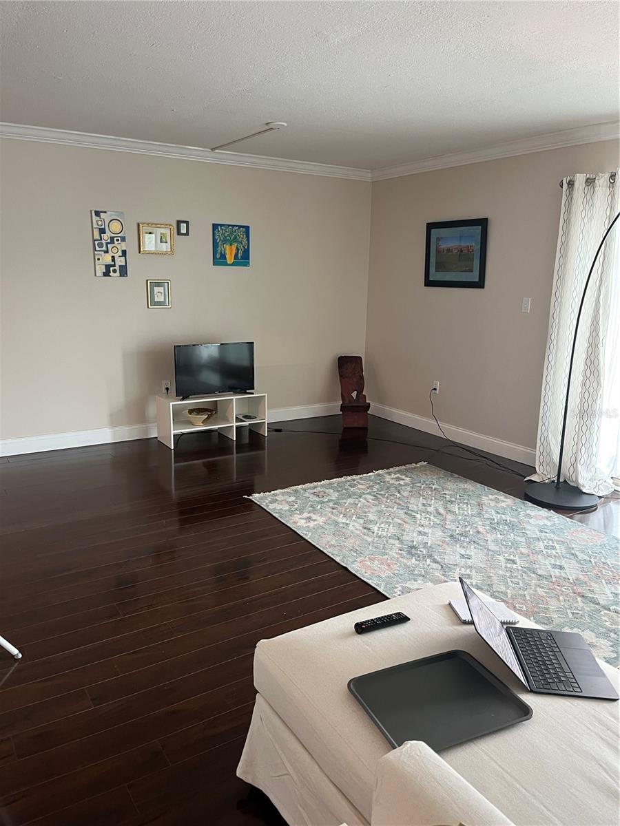HARBOUR HOUSE CONDO - Residential