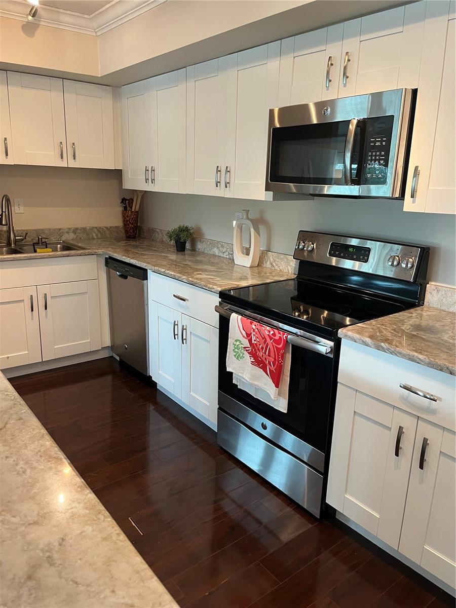 HARBOUR HOUSE CONDO - Residential