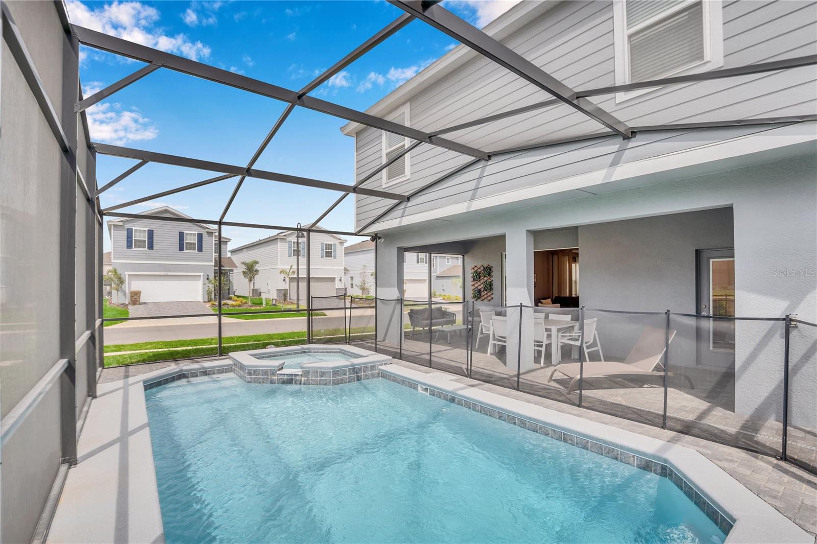 WINDSOR ISLAND RESORT - Residential