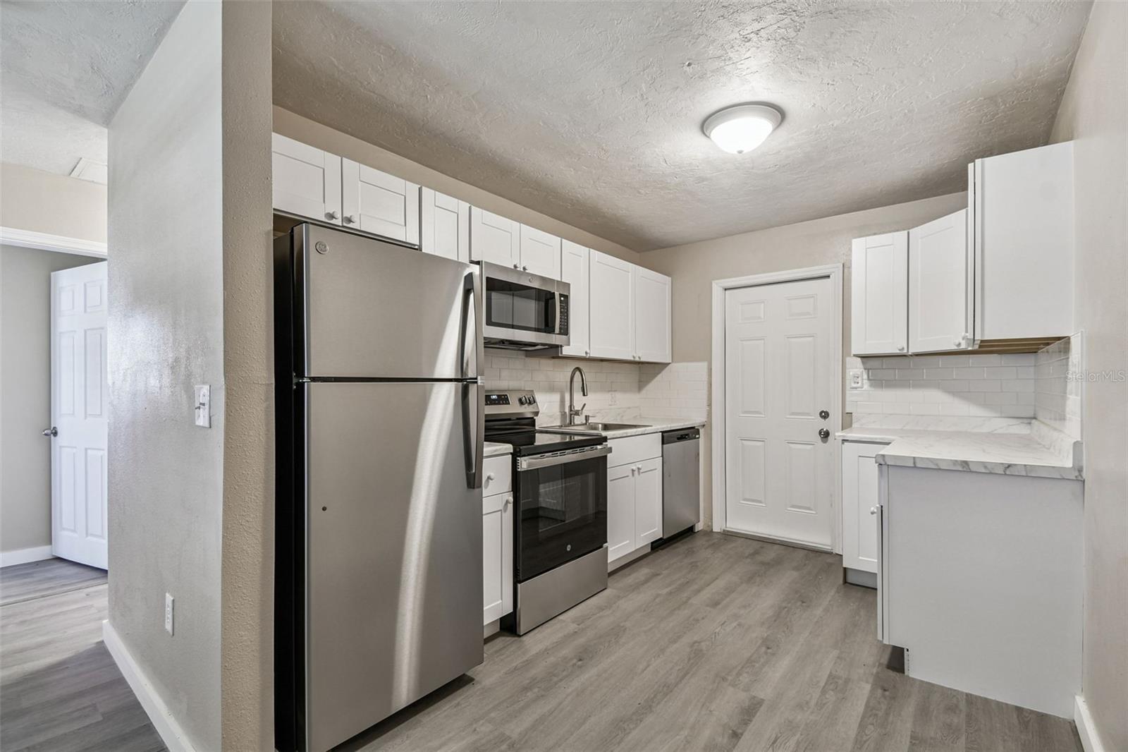 RIVIERE ADD TO PALMETTO - Residential Lease