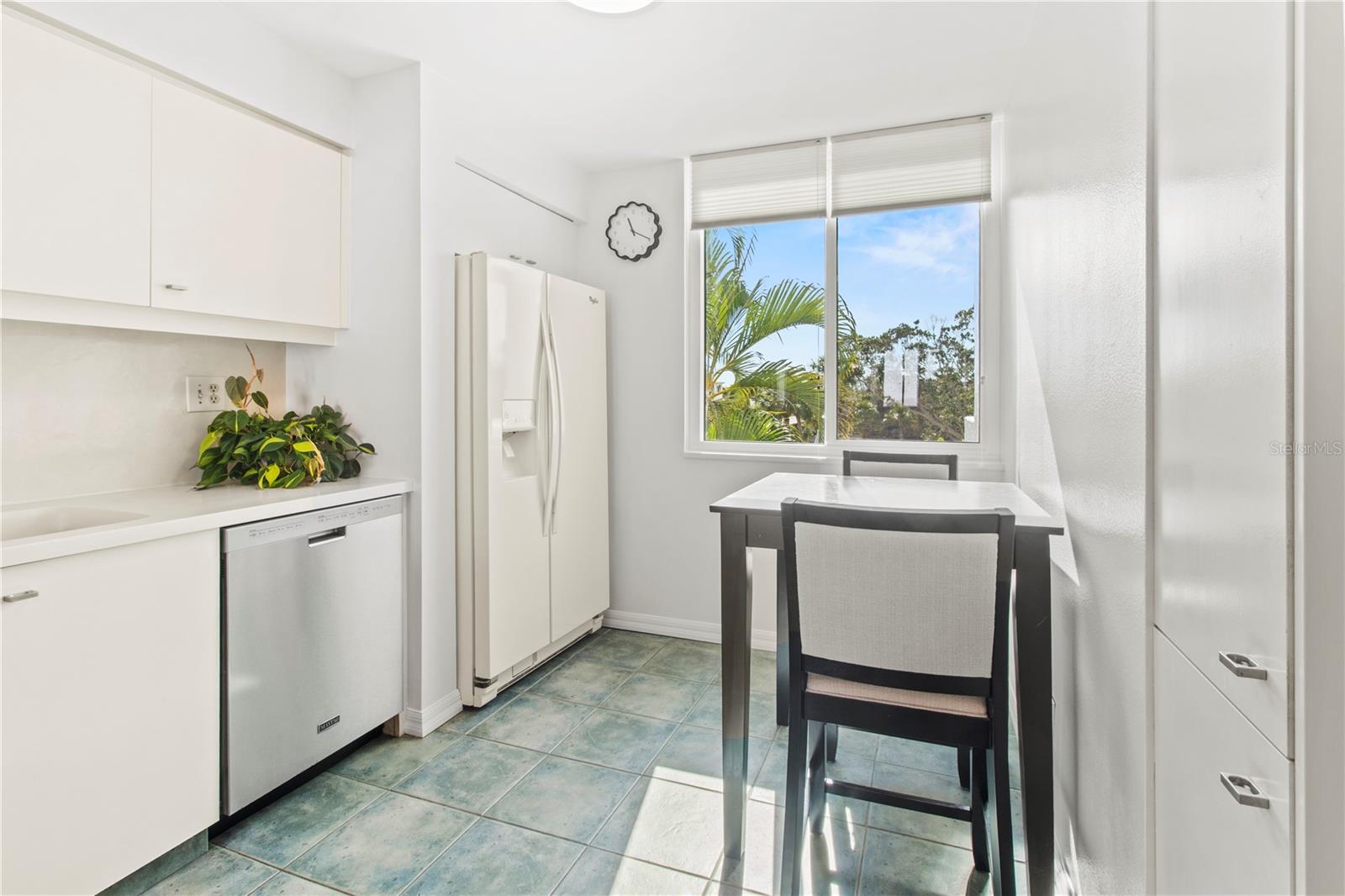 BAYPORT BCH & TEN PH F - Residential Lease