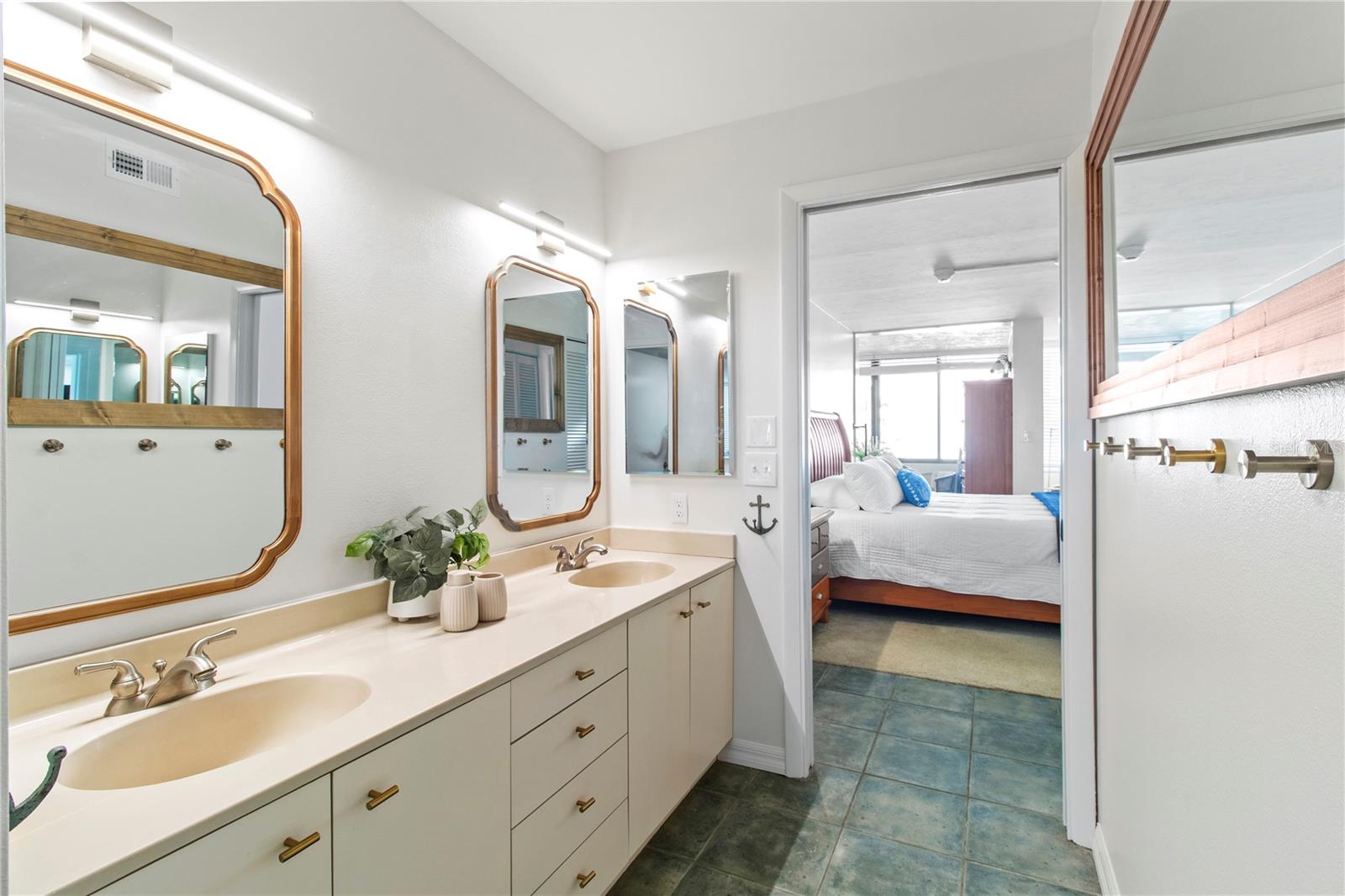 BAYPORT BCH & TEN PH F - Residential Lease