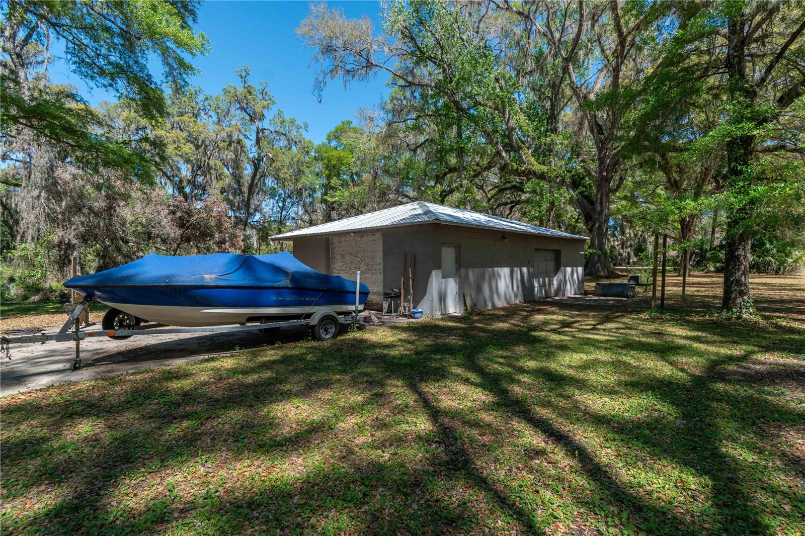 MEADOWBROOK RANCHES - Residential