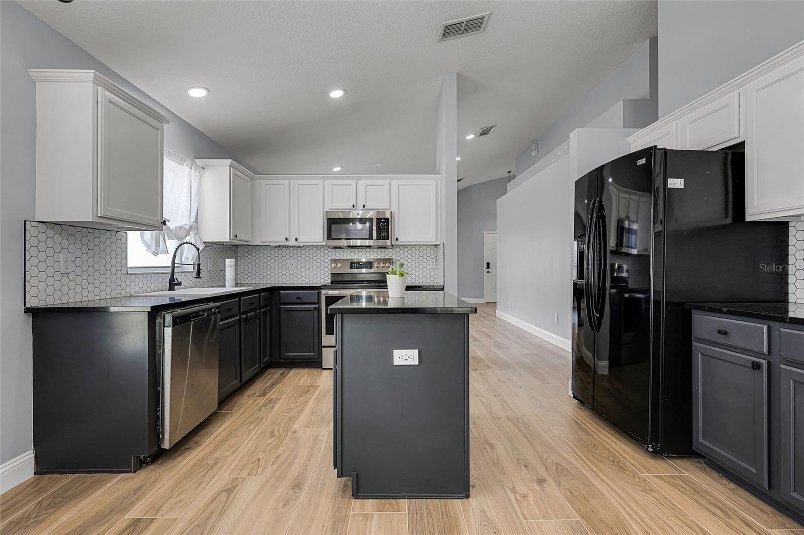 CYPRESS LAKES PRCL G - Residential Lease