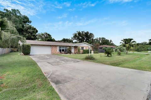 A home in LAKELAND