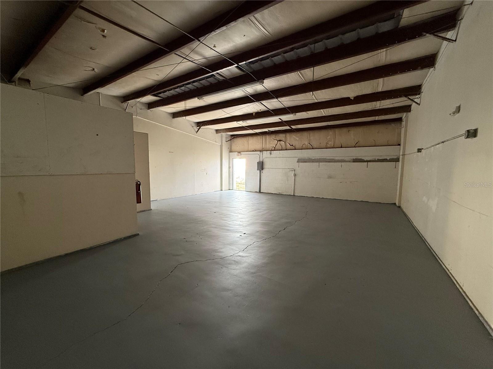 SILVER SPGS SHORES UN 25 - Commercial Lease