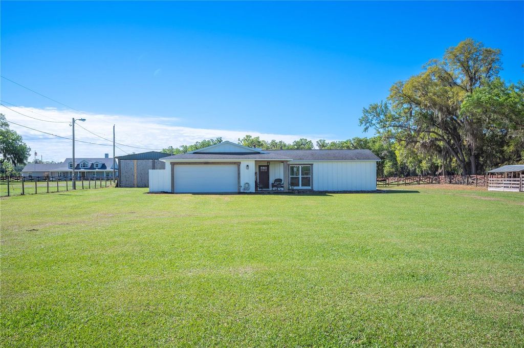 Photo of 4407 Bugg Road, Plant City, FL 33567 (MLS # L4960393)