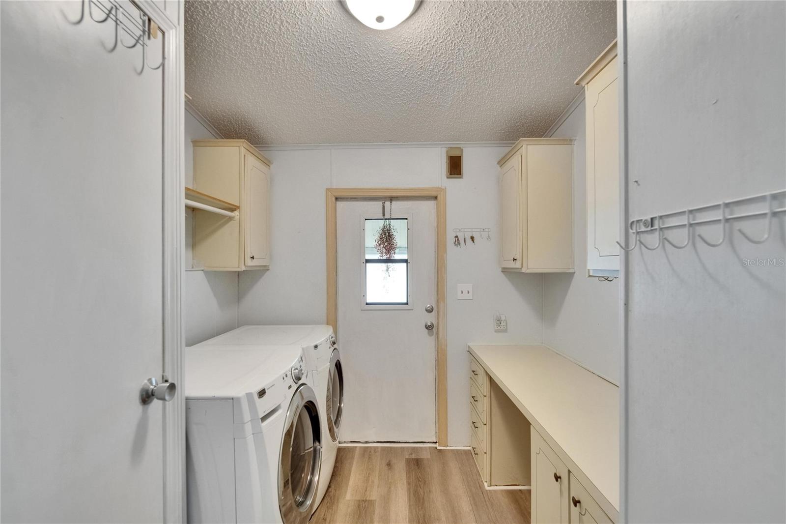 FOXWOOD LAKE ESTATES - Residential