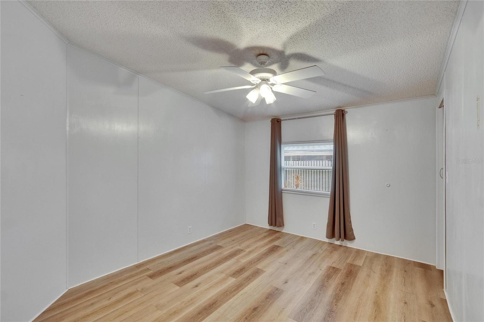 FOXWOOD LAKE ESTATES - Residential