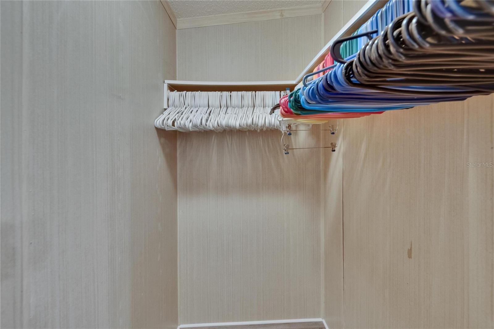 FOXWOOD LAKE ESTATES - Residential