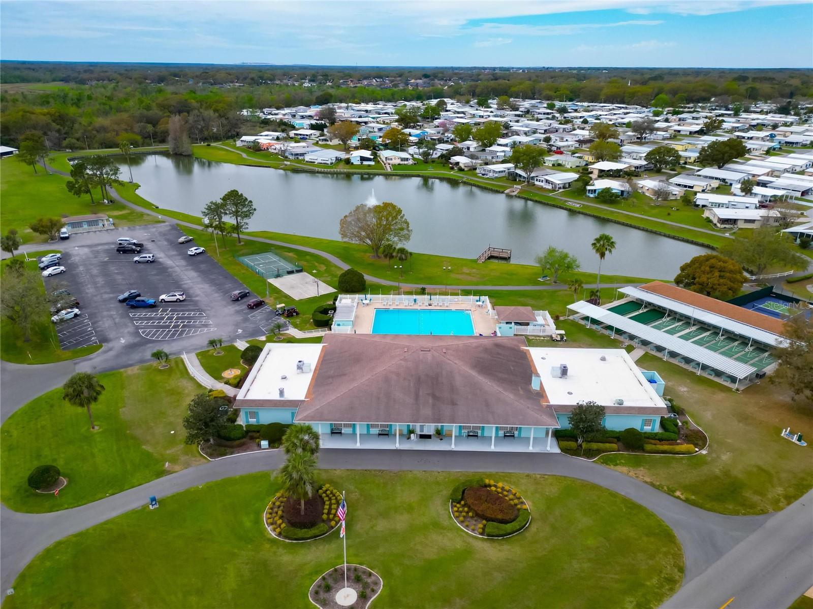 FOXWOOD LAKE ESTATES - Residential