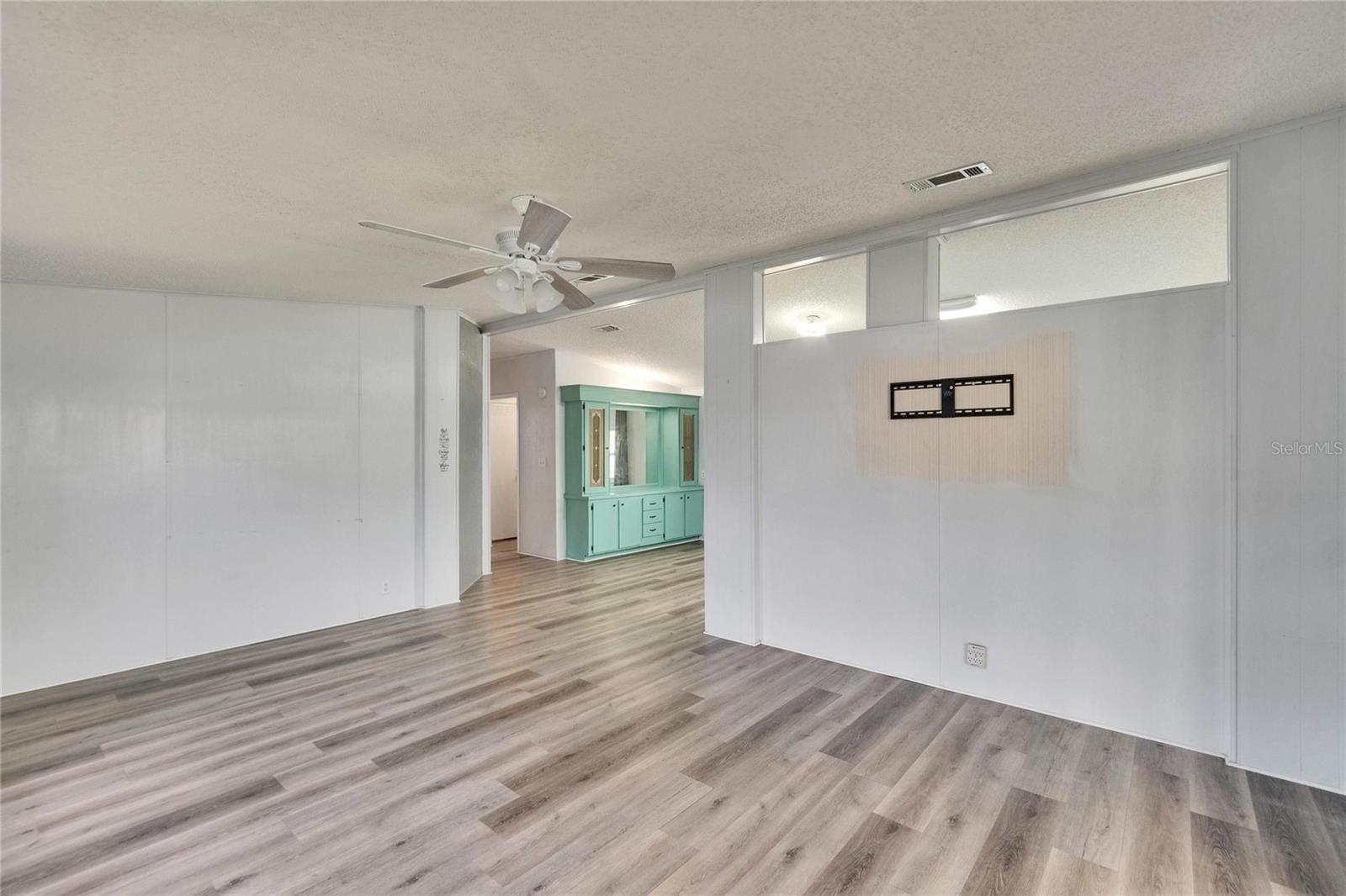 FOXWOOD LAKE ESTATES - Residential