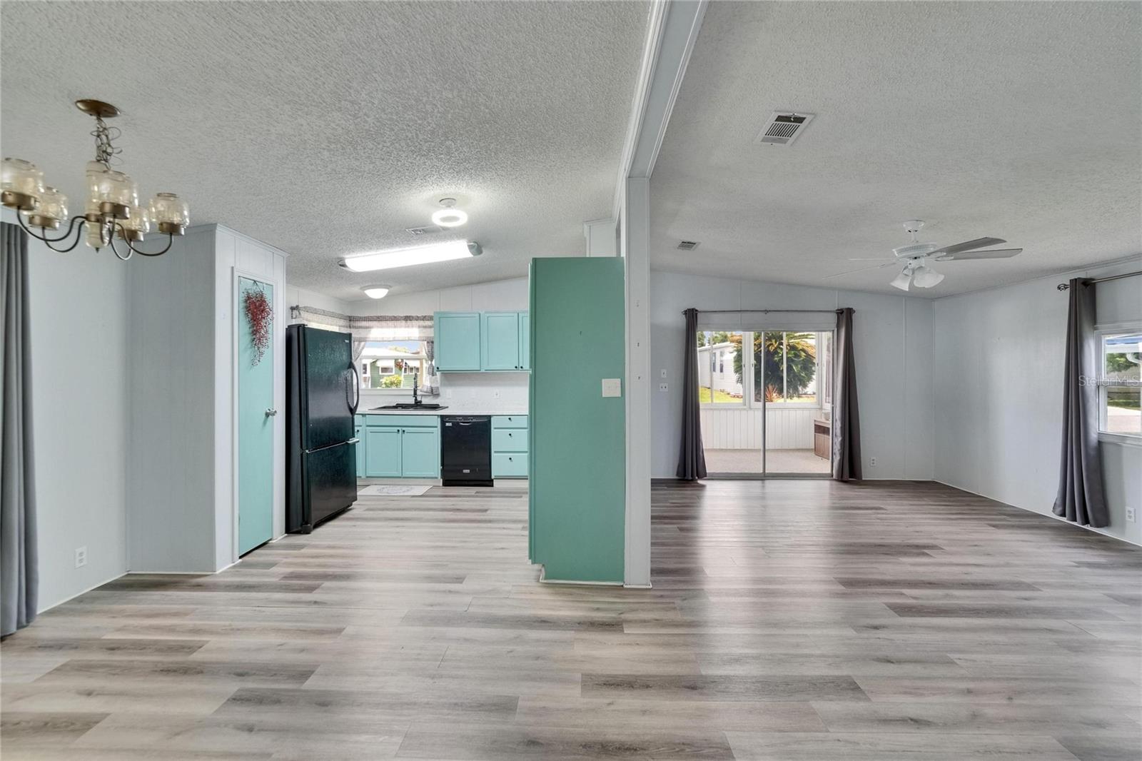 FOXWOOD LAKE ESTATES - Residential