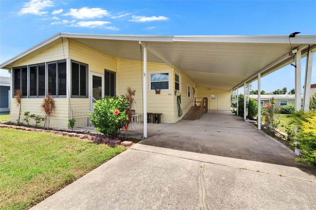 Photo of 1811 Sherwood Hill Dr, Lakeland, FL 33810 (MLS # L4958630)