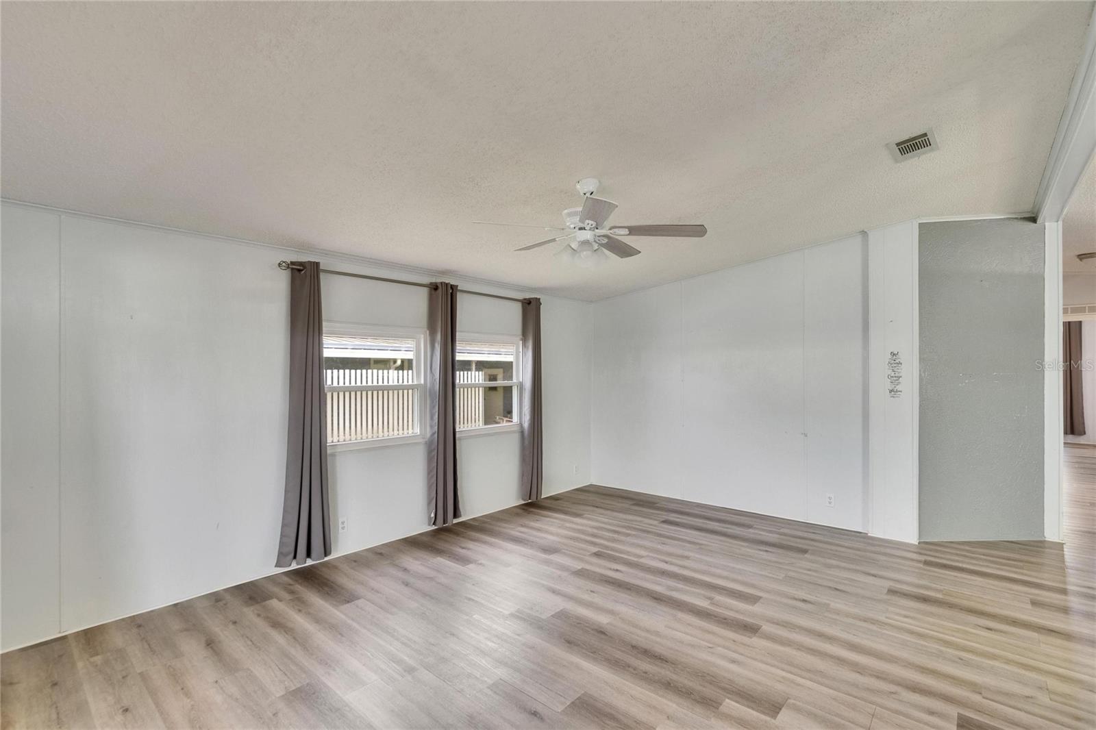 FOXWOOD LAKE ESTATES - Residential