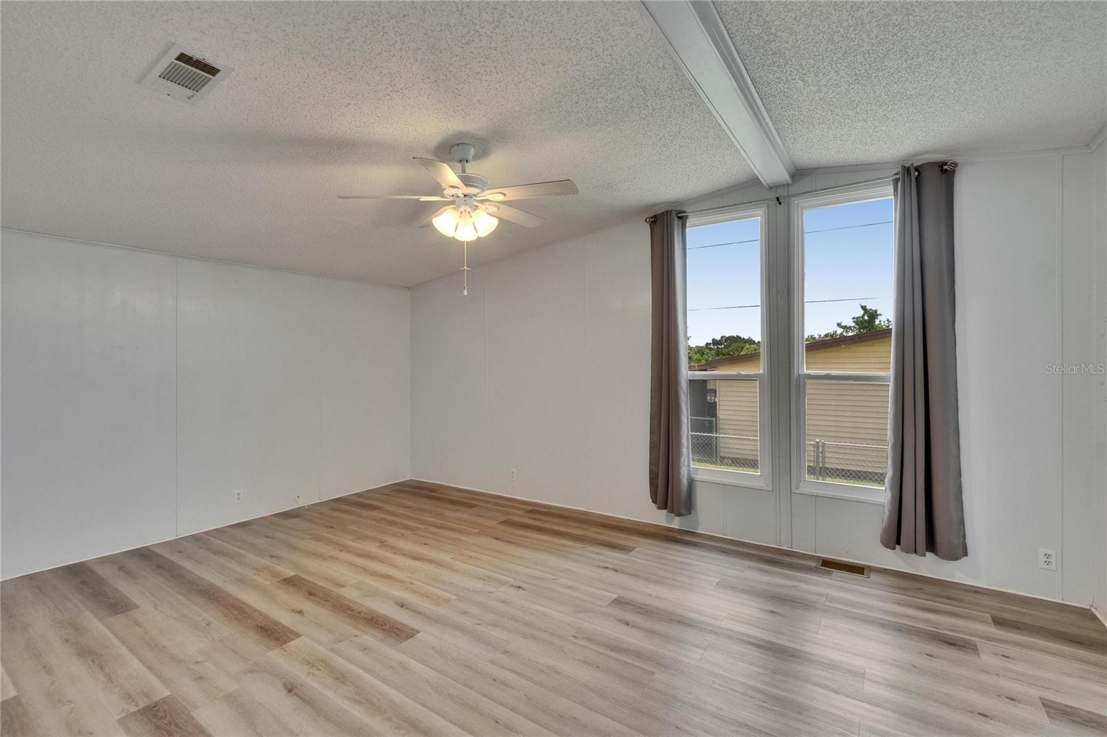 FOXWOOD LAKE ESTATES - Residential