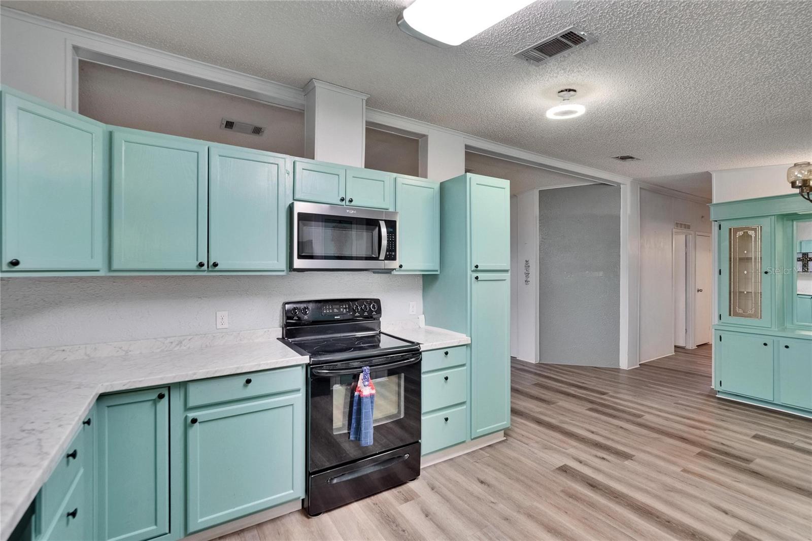 FOXWOOD LAKE ESTATES - Residential